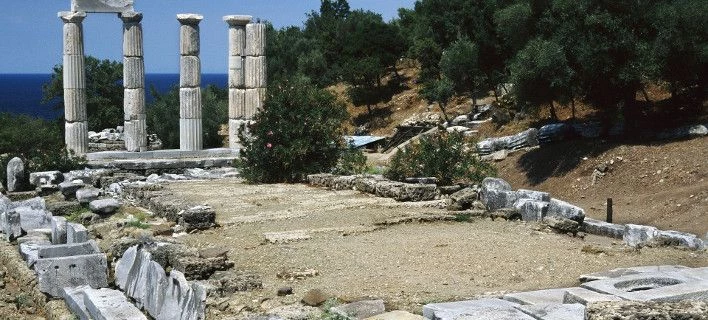 Επιβλητικά ευρήματα στο Ιερό της Νίκης στη Σαμοθράκη